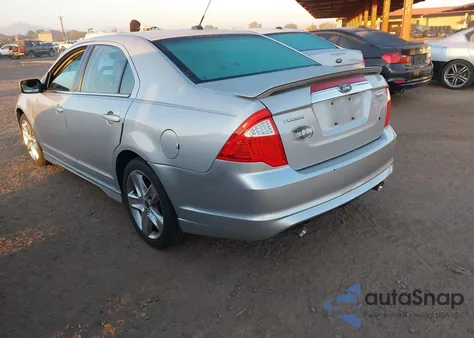 2010 Ford Fusion Sport z USA, uszkodzony, nr VIN 3FAHP0KC5AR336420